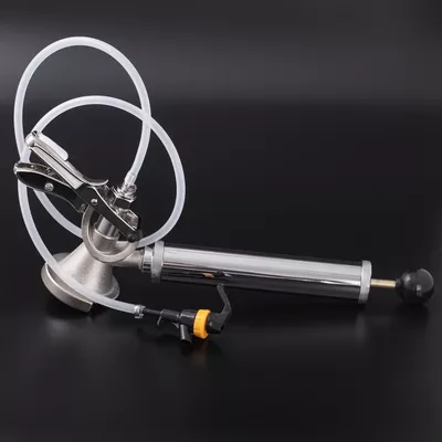 3. Насос с краном на заборную головку кег (набор для пикника)