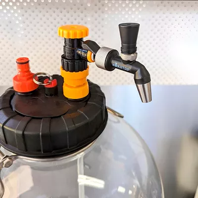 4. Крепление крана NukaTap Mini на коннектор Duotight 8 мм (5/16)