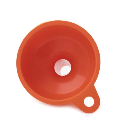 3. Воронка пластиковая для бутылок, 80*16 мм